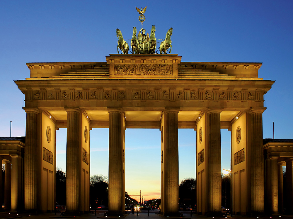 <b>Brandenburg Gate, Berlin, Germany</b><br />
Caparol / Caparol Sylitol facade paint